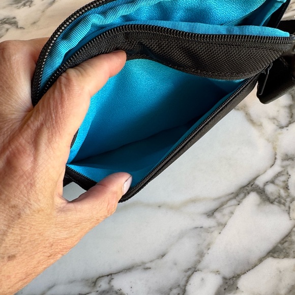 Rareform Zion Sling Red Travel Crossbody Fanny Pack Bag - Picture 13 of 15